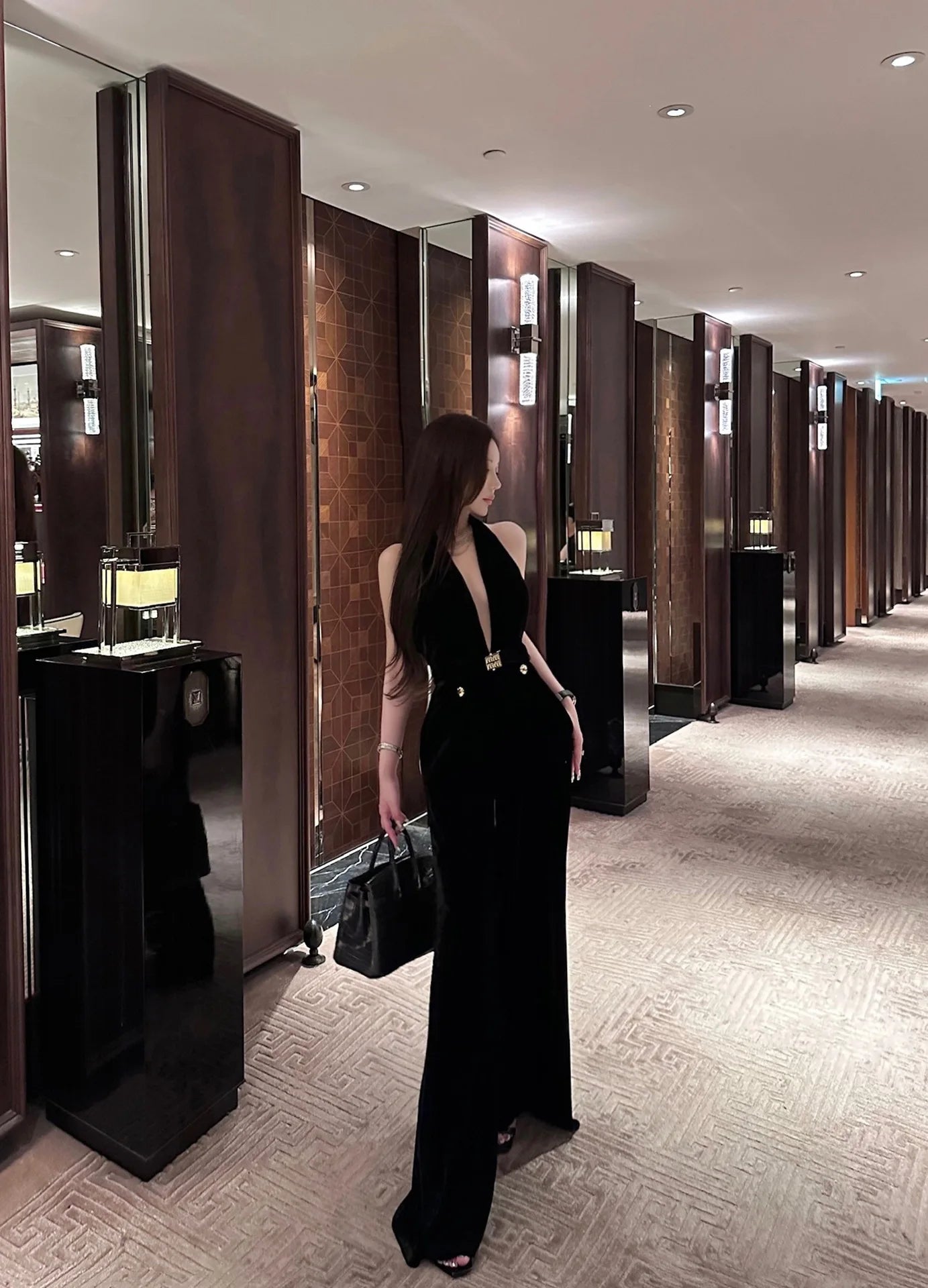 Vintage Luxury High-end Black Jumpsuits Metal Button Slim Sexy V-neck Hang Neck One-piece Pants Women Party Dresses Backless New