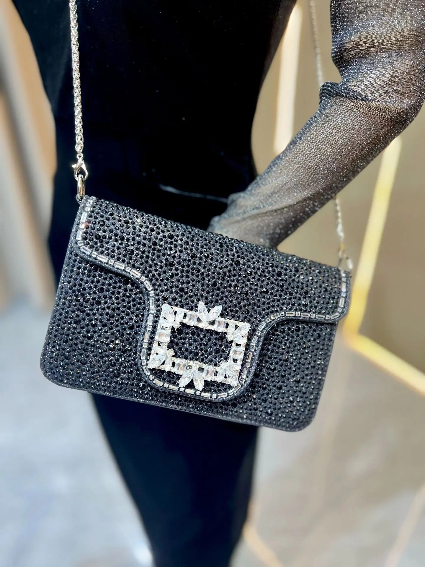 New Ladies Luxury Crystals Evening Bags Sparkling Diamond Dinner Party Dress Bags Metal Chain Wedding Clutch Purses and Handbags