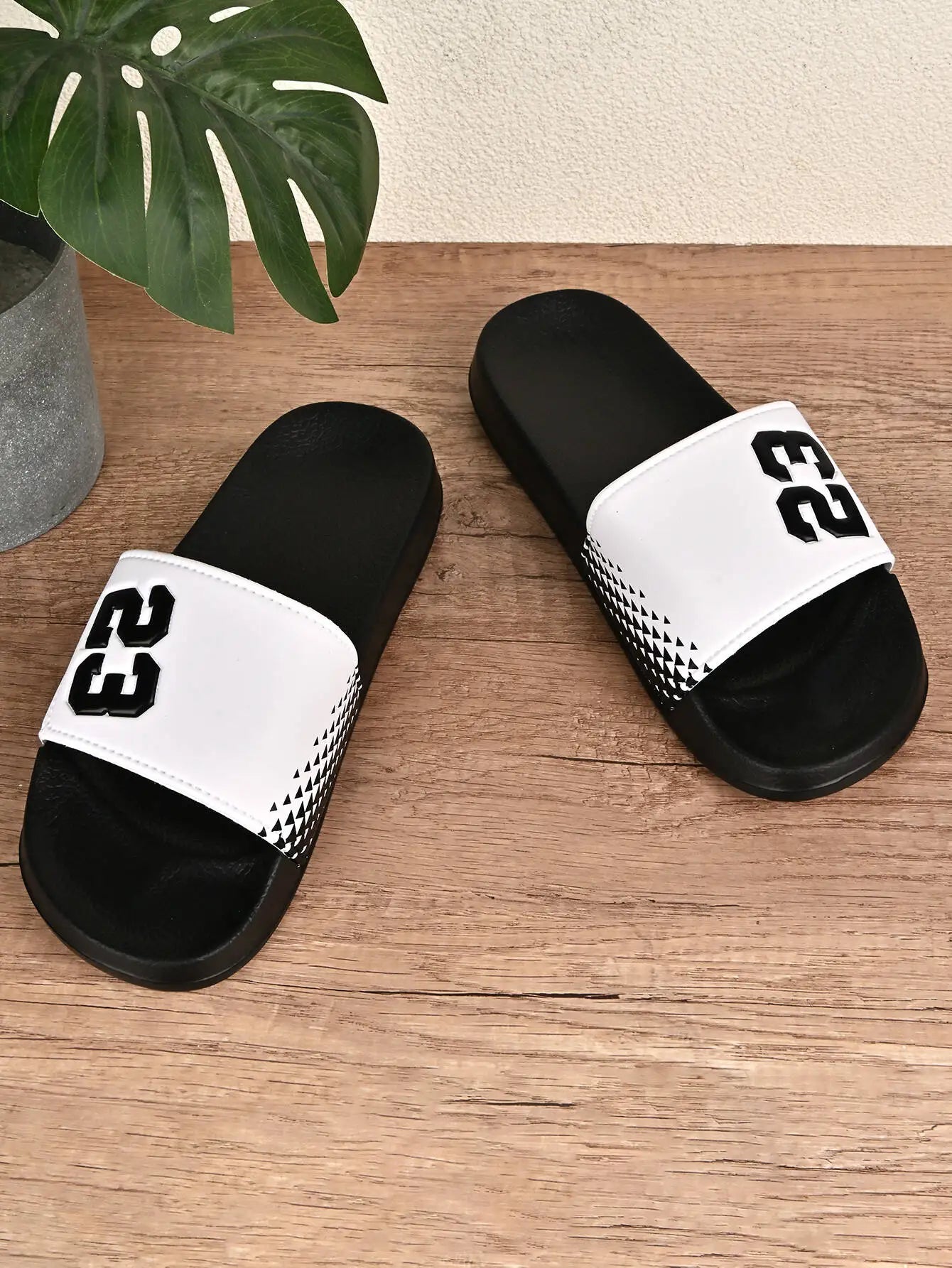 2026 Summer Sandals Women Men Fashion slippers Beach Sandals For Soft Light Slipper Anti-slip High Quality Casual Bedroom shoes