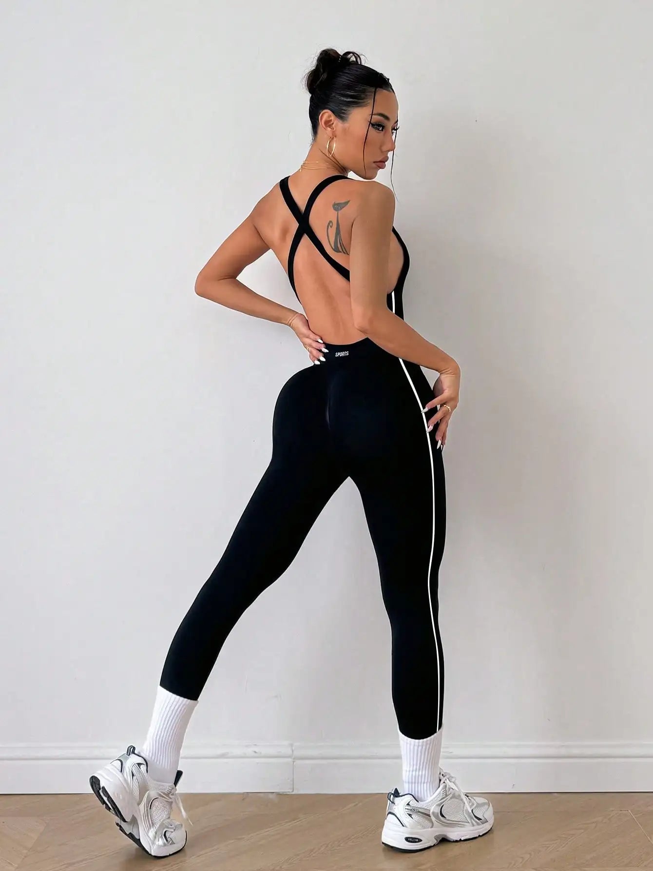 Cross shoulder strap pants jumpsuit yoga suit fitness suit threaded jumpsuit seamless exercise quick drying yoga jumpsuit