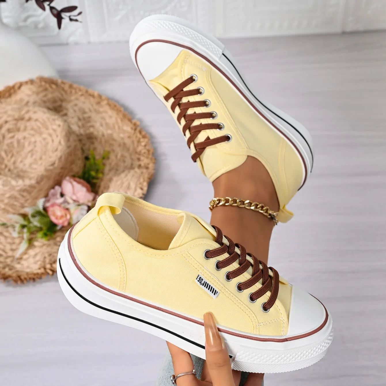 Fashion Candy Color New Casual Women's Sneakers 2026 New Solid Color Comfortable Thick Soled Shoes for Women Tênis Feminino