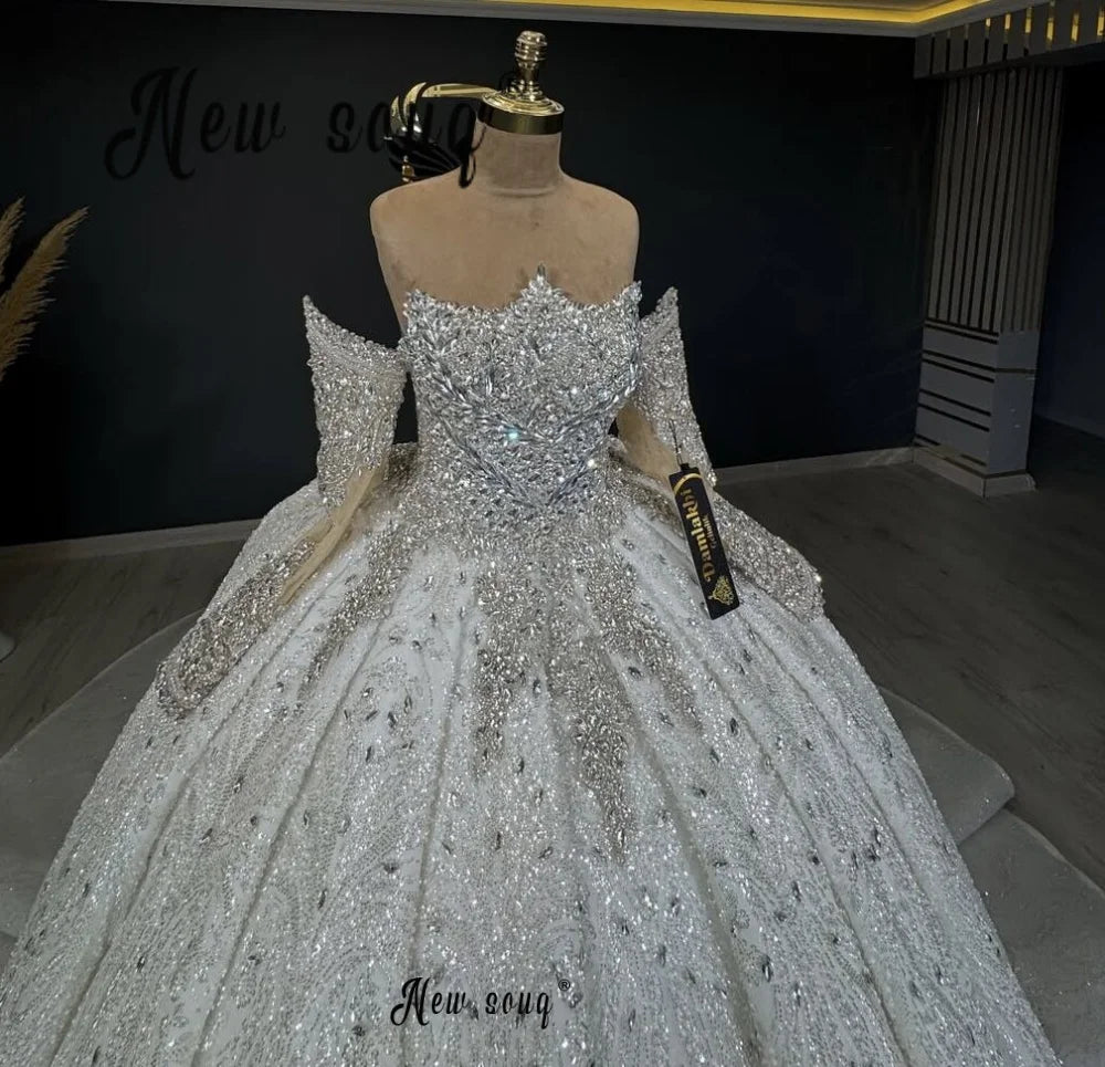 White Off Shoulder Strapless Wedding Gowns Shiny Diamonds Long Sleeves Bridal Dress Plus Size Customized Dubai vestido de novia