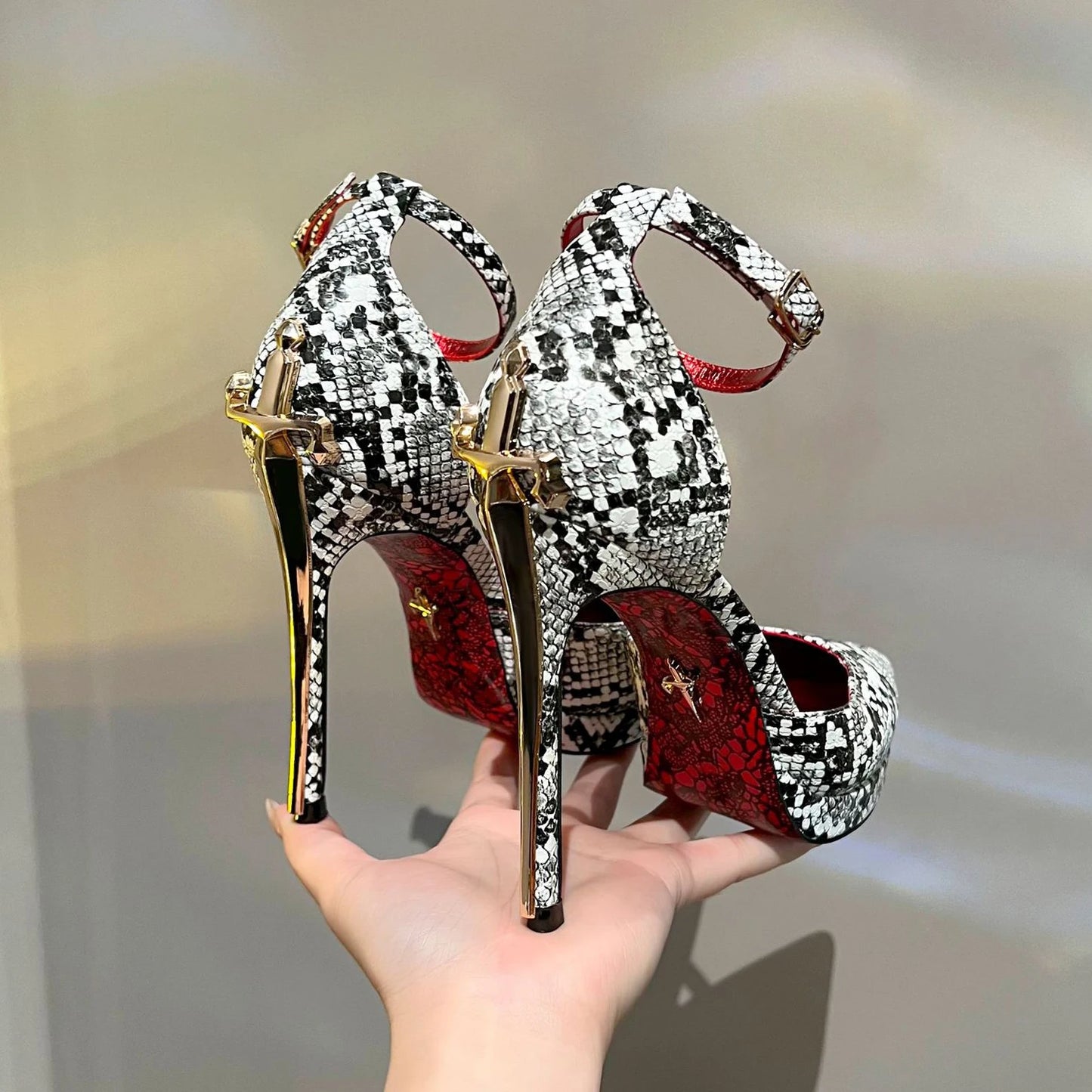 Luxury Stiletto Women's Sandals with Fashion Metal Decoration Pointed Toe Casual Pumps Heels Elegant Womens Shoes Sandalias Muje