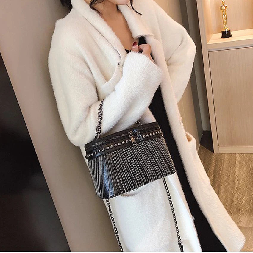 Luxury Designer Cylinder Bag Ladies Fashion Rivet Shoulder Bags Fringed Small Mobile Phone Crossbody Purse Summer Chain Borse