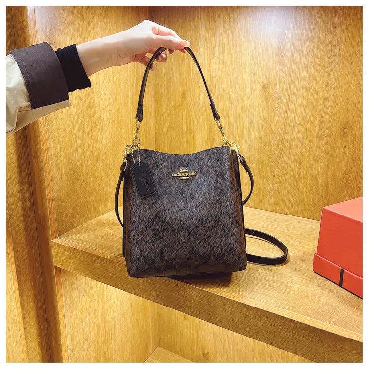 Advanced Women's Bag 2026 New Fashion Luxury Retro Large Capacity Bucket Bag Versatile Single Shoulder Crossbody Bag Trend