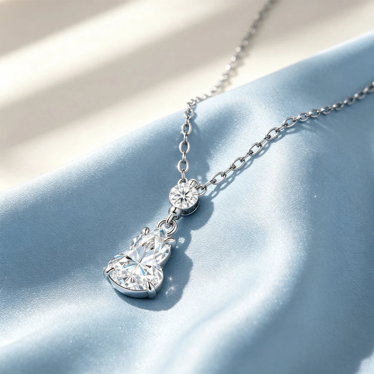 925 Sterling Silver Moissanite Pendant Necklace Sparkling D VVS1 Chain Exquisite Gourd Shape Design Moissanite Gemstone Necklace For Women Wonderful Birthday Engagement Anniversary Valentine’S Day Gift For Girl Friend Wife