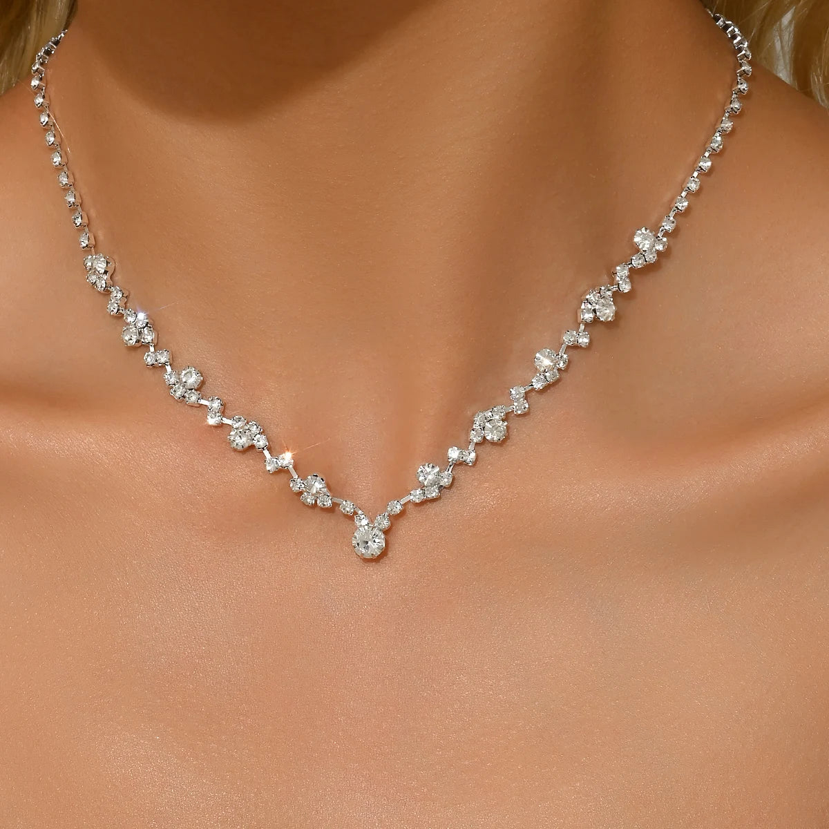 Simple and Exquisite Full Diamond Necklace Jewelry Hot Selling Necklace Full Diamond Collarbone Dinner Dress Light Luxury Elegan