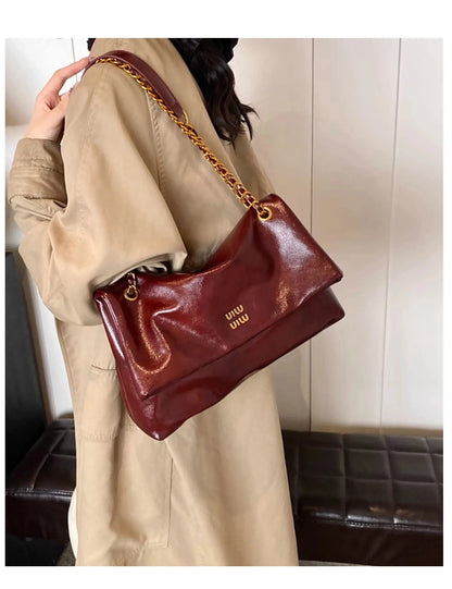 High-quality designer large-capacity underarm tote bag female 2026 new wild light luxury high-end commuter chain messenger bag