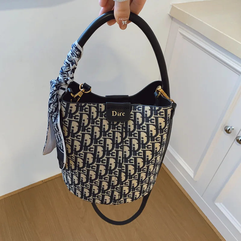 Vintage Light Luxury Bucket Bag Handbag for Women 2026 New Spring High-End Versatile Commuting Shoulder and Crossbody Bag