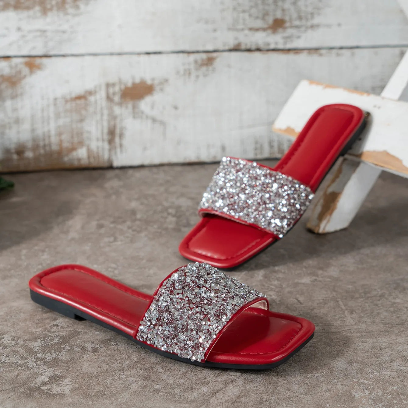 Glitter Bling Women Slippers Summer New Flat Beach Slippers Women Outdoor Luxury Sandals Designer Plus Size Shoes Slides Women