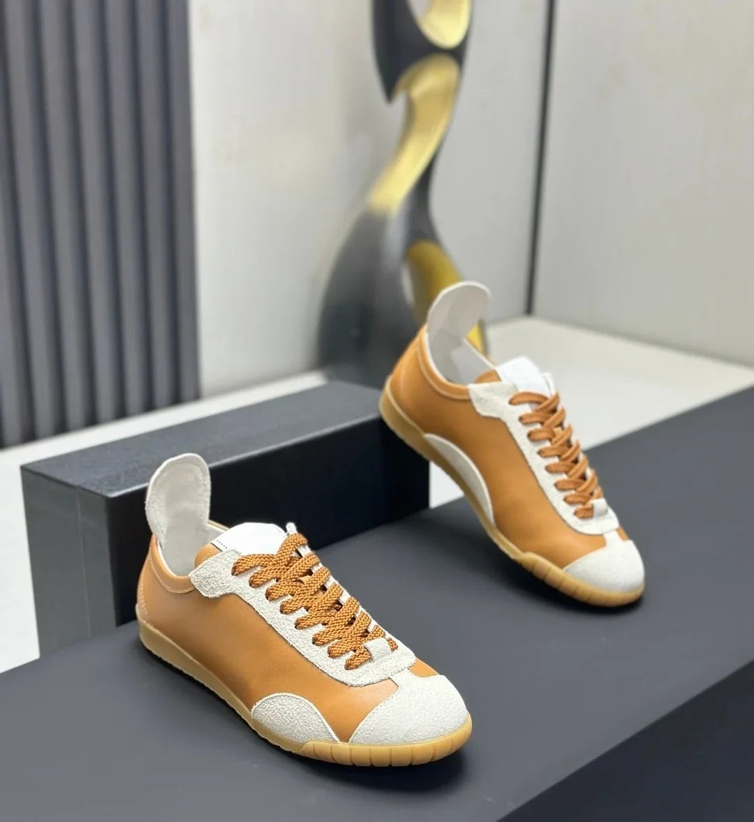 Luxury Brand Running Shoes Casual Sneakers Commuter Shoes Hiking Shoes Genuine Leather Simple Yet Stylish Retro Sporty Style