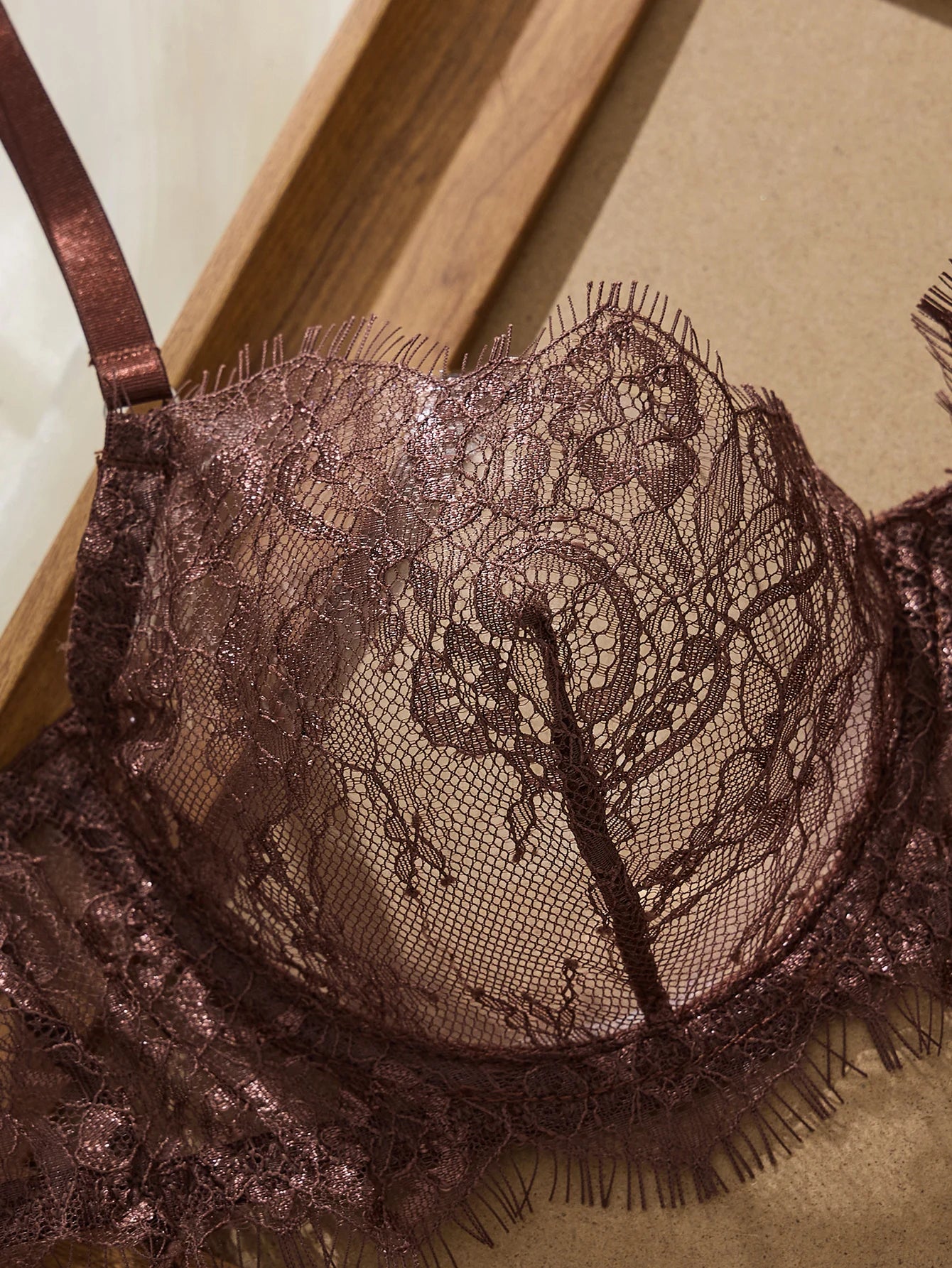 Ladies' Basic Style Thin Lace Bra And Panty Set Seamless Single Layer Eyelet Underwear Comfortable Intimate Apparel