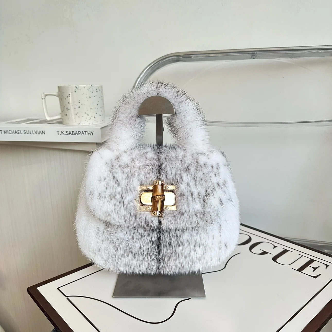 Fur Women's Mink Fur Bag Luxury Warm Plush Wrist Bags  Women Fashion Furry Short Handle Clutch Cute Ladies Fur Bags For Women