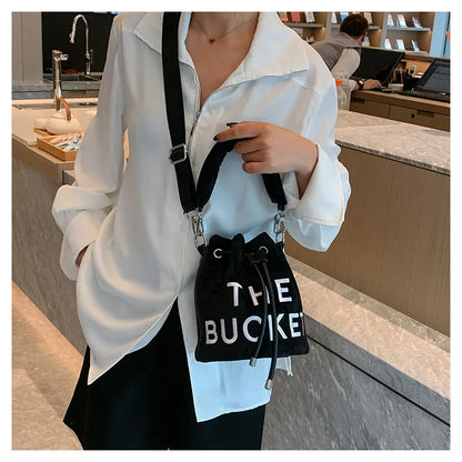 New Fashion Women's Bucket Bag Trend Brand Personality Plush Shoulder Bag High-end Elegant Crossbody Bag Designer Luxury Handbag
