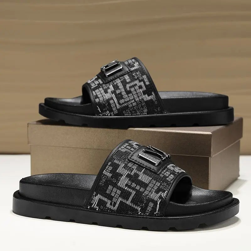 Summer 2026 Large Size Luxury Buckle Trendy Full Face Bread Slippers Retro Casual Beach Slippers Comfortable Roman Style Sandals