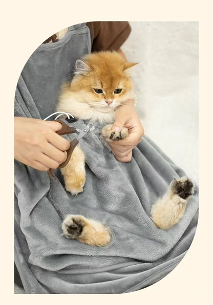 Cat Carrier Apron with Holes Outdoor Travel Small Cat Dogs Hanging Chest Bag Sleeping Pocket Winter Plush Pets Carrier Pouch