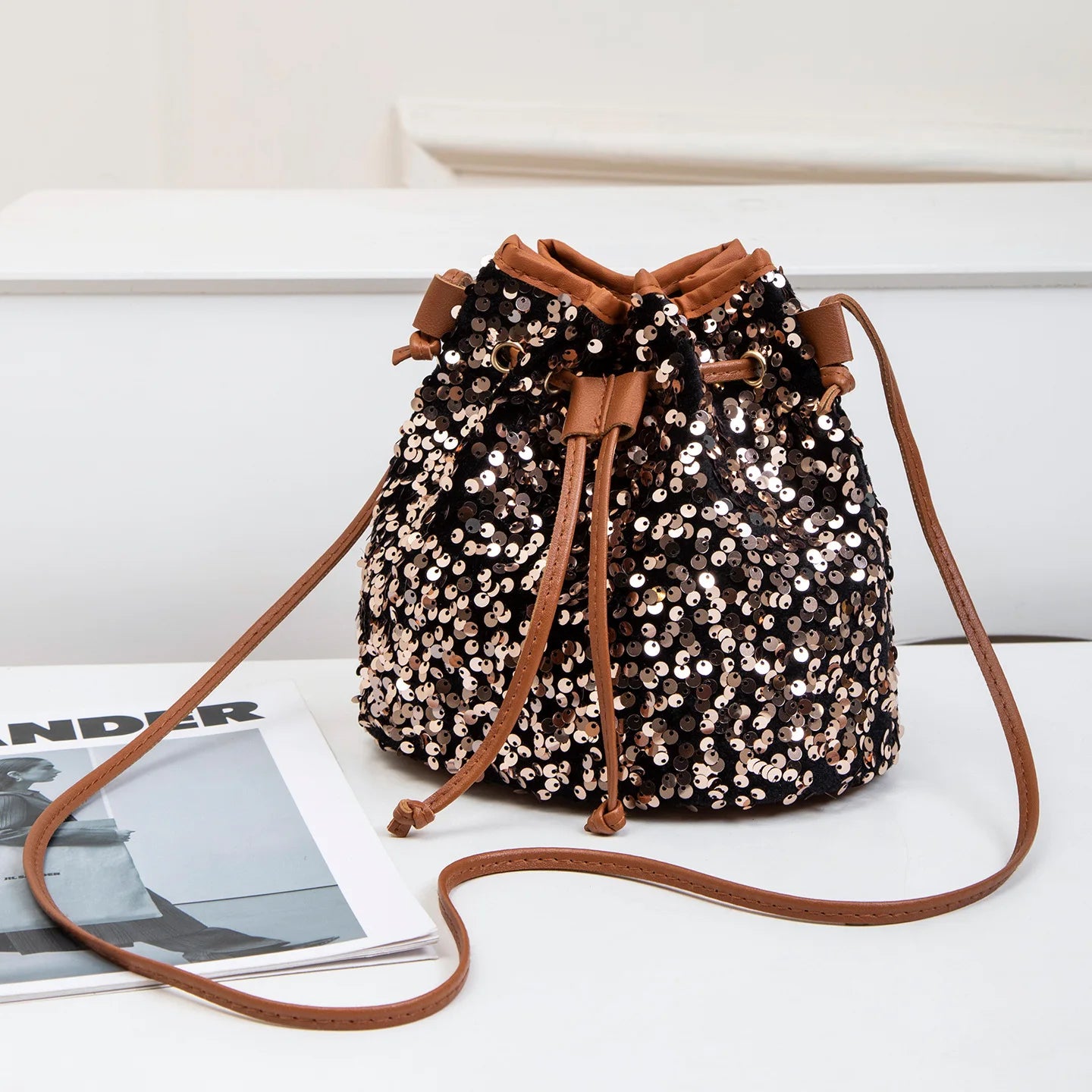 New Chic Multicolor Sequin Shing Shoulder Bag Fashion Versatile Handbag Drawstring Bucket Bag Large Capacity Wallet Purse Bags