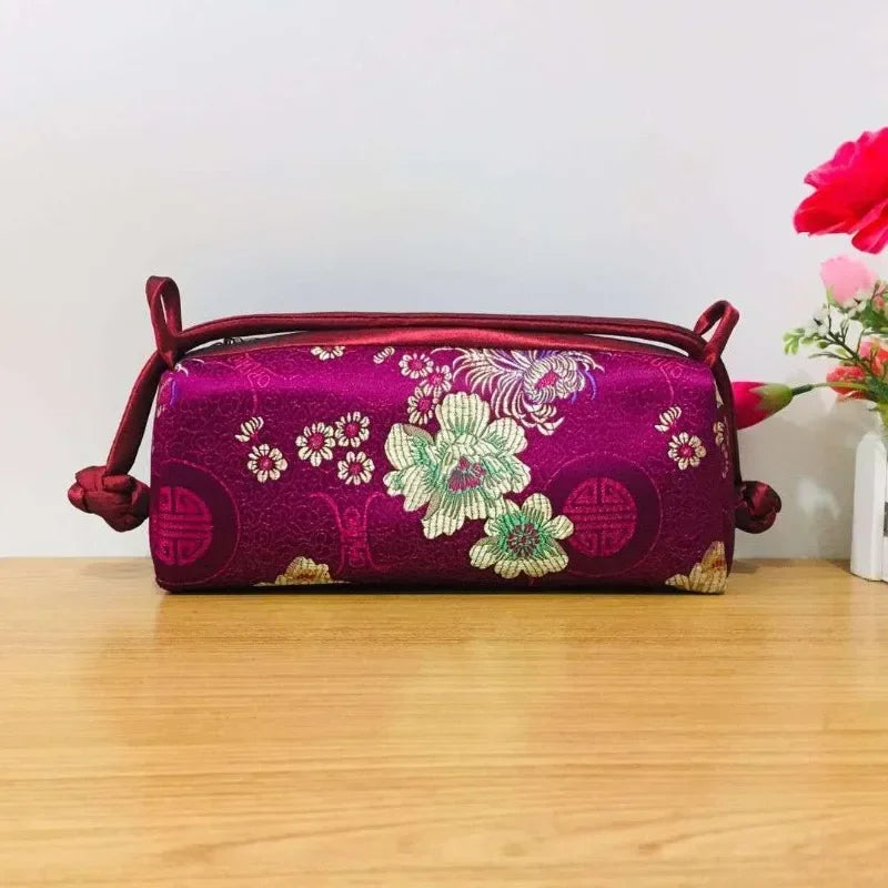 Fashion Luxury Chinese Style Silk Bag Women Handbag Japanese Hand Embroidery Totes Cheongsam Female Cosplay Bags Clutch Purses