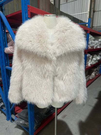 Women's Winter Fur Coat Mink Fur Large Lapel Fluffy Short Top in Large Size for Warmth And Style