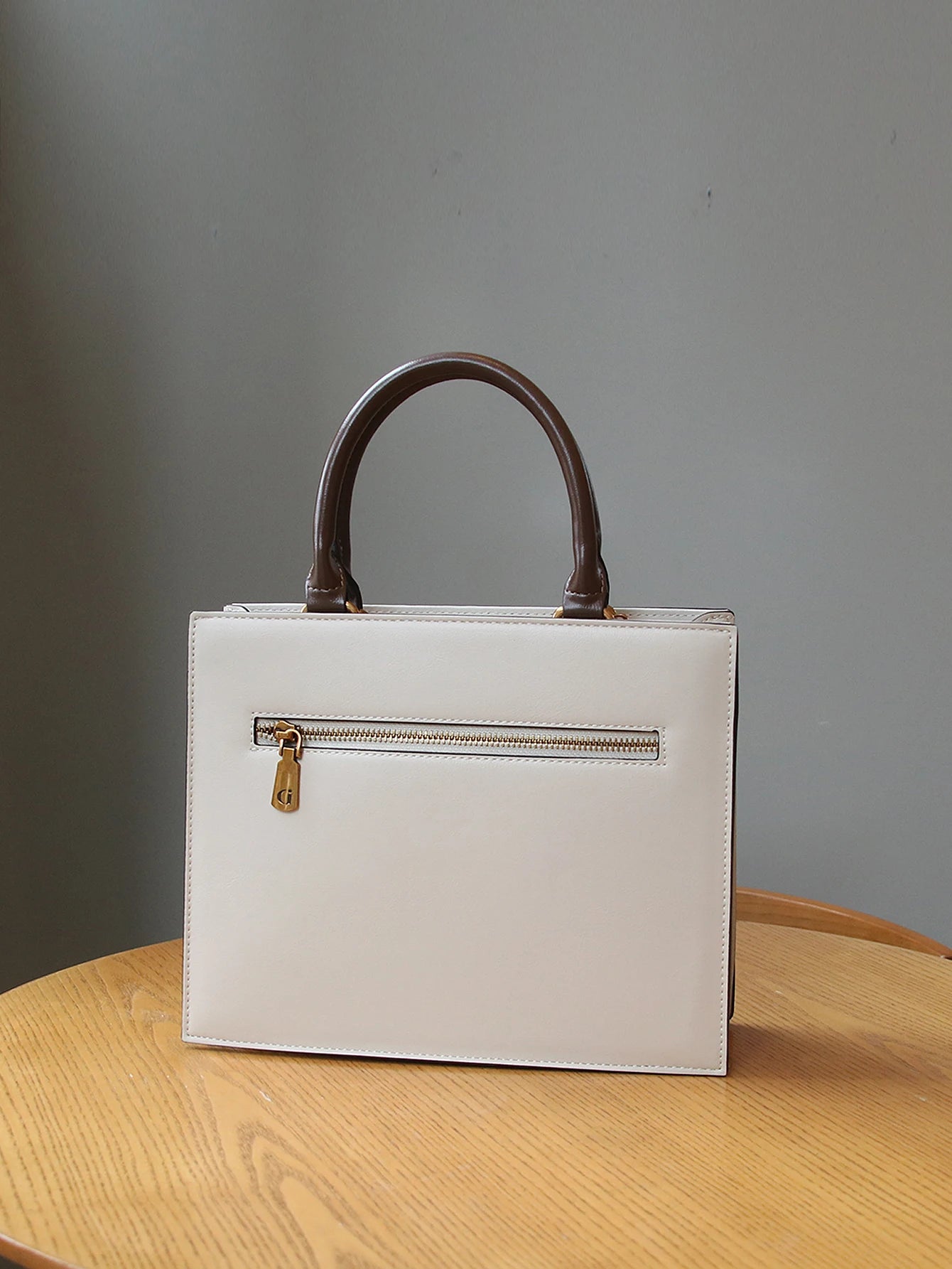 2026 Light Luxury Niche Design Fashion New Cat Bag Light Luxury Heavy Industry Craft Embroidery Thread Small Square B