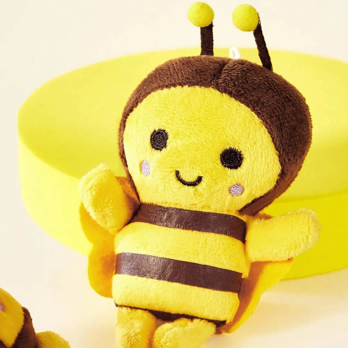 Small Bee Plush Toy for Dogs and Cats to Interact and Play Teeth Cleaning Pet Supplies