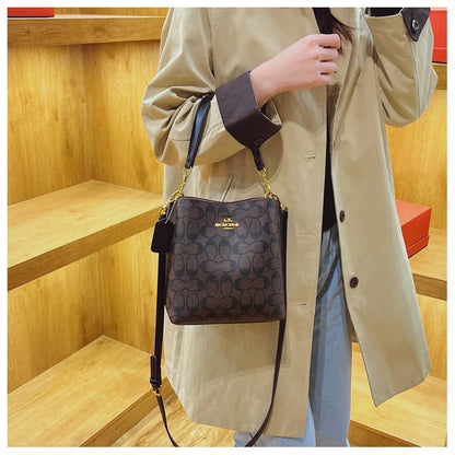 Advanced Women's Bag 2026 New Fashion Luxury Retro Large Capacity Bucket Bag Versatile Single Shoulder Crossbody Bag Trend