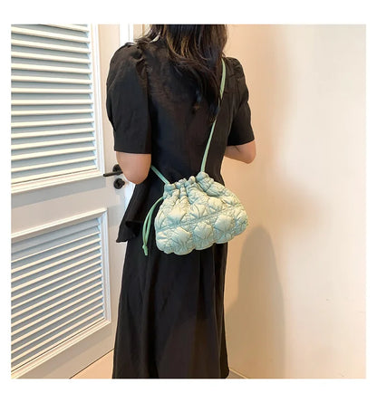 Women Drawstring Shoulder Bags Detachable Strap Quilted Crossbody Bag Solid Color Soft Padding Handbag for Outdoor Travel