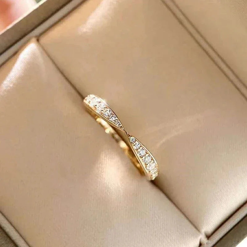 Huitan Wedding Band Eternity Rings Women Brilliant Round Zirconia Luxury Engagement Rings Thin Elegant Female Jewelry Drop Ship