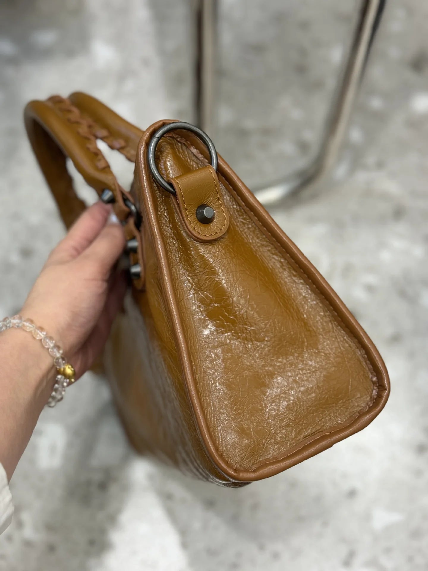 2026 Luxury Design Le City Rivet Motorcycle Bag Leather Leather Leather Handheld Women's Bag Trendy Fashion Single Shoulder Diag
