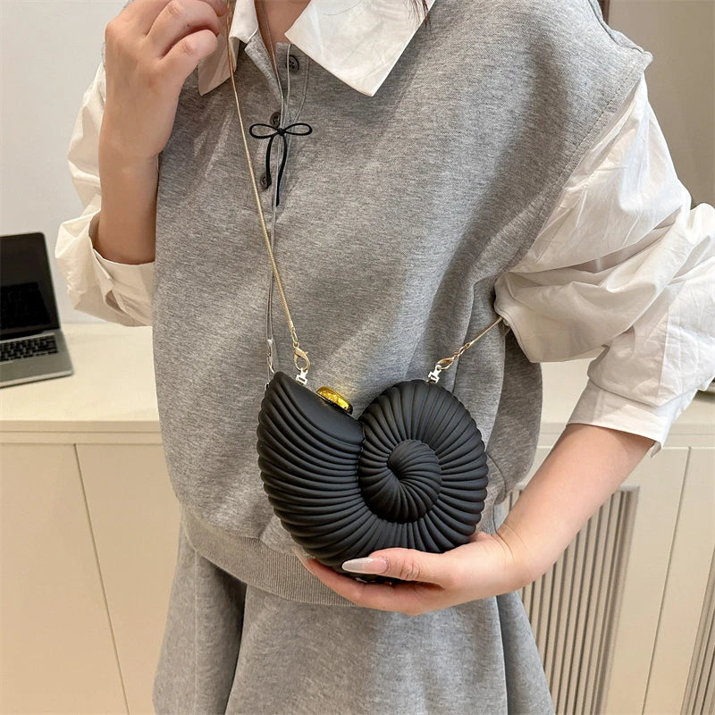 Fashion Lipstick Bag Ladies Gold Conch Dinner Bag High Quality Acrylic Super Mini Crossbody Bag Women Cute Fun Creative Handbag