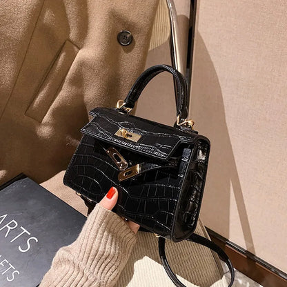 Black Super Hot Stylish Small Bag for Women - 2025 New Autumn/Winter High-End Luxury Minimalist Crossbody Square Bag