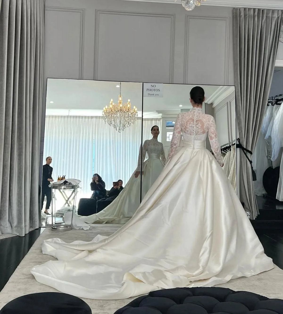2025 Elegant A Line Lace Wedding Dresses High Neck Long Sleeves Button Back Train Bridal Bride Party Gowns Vestidos De Noiva