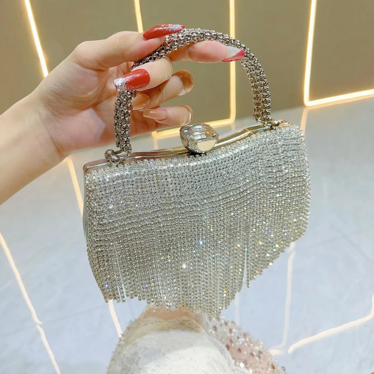 fashion woman handbag socialite light luxury Rhinestone tassel dinner bag ladies handbag Party metal chain shoulder bag