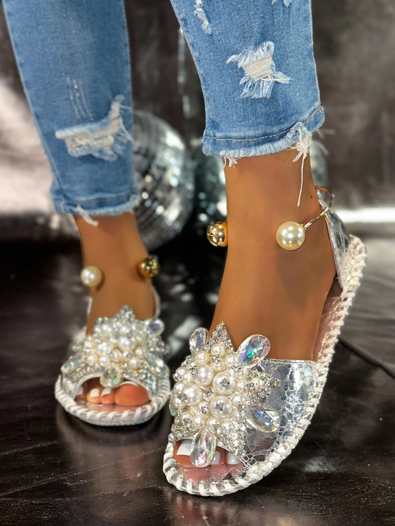 Aphixta New Gold Crystal Flower Flat With Sandals Women Summer Round Toe Shoes Outdoor Soft Sole Bling Slides Big Size 43