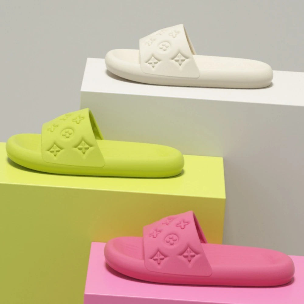 Light Luxury Women's Non-Slip Sandals, One-Piece Molded EVA Thick Sole, Cloud-like Soft Feel, Non-Water-Logging Slippers for Bat