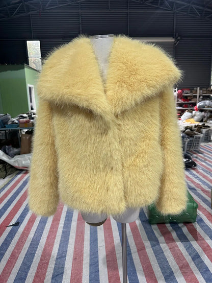Women's Winter Fur Coat Mink Fur Large Lapel Fluffy Short Top in Large Size for Warmth And Style