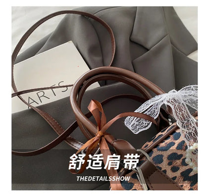 Vintage Leopard Pu Shoulder Bags for Women Portable Trendy Ladies Crossbody Bag Lace Pearl Pendant Female Bowling Handbags