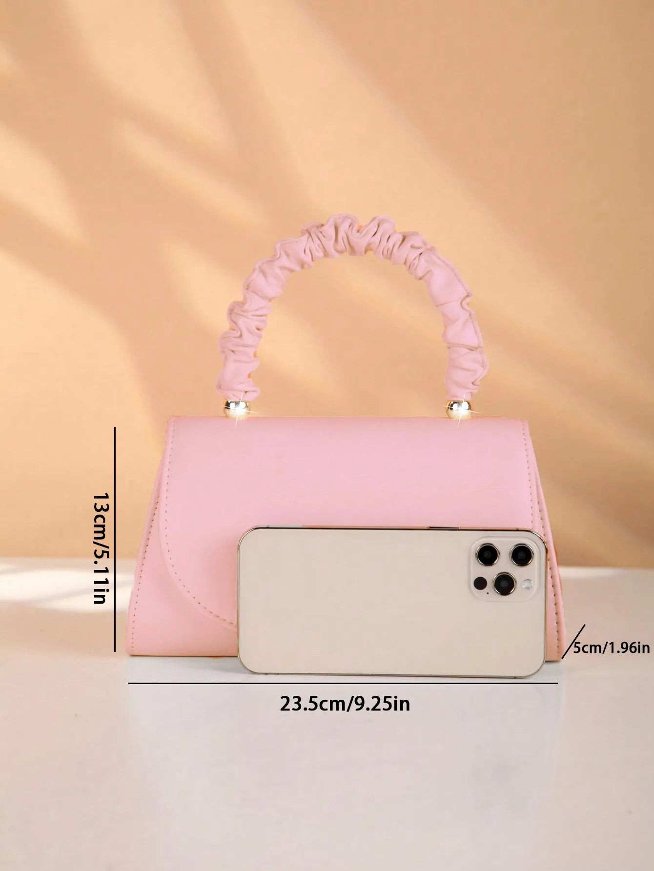 Elegant light luxury solid color women's handbag, fashionable and romantic banquet clutch, suitable for women's daily use.
