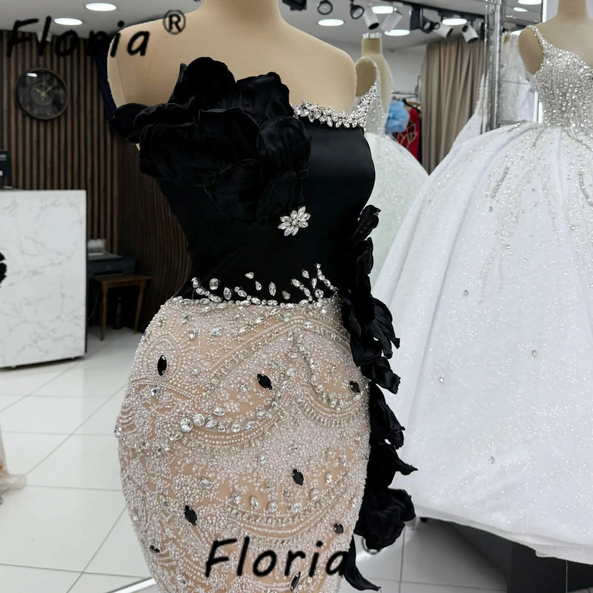 Luxury Black Evening Dresse Crystal Flower Appliques Memaid Formal Event Dress Celebrity Prom Gown Customized robes soirée 2026