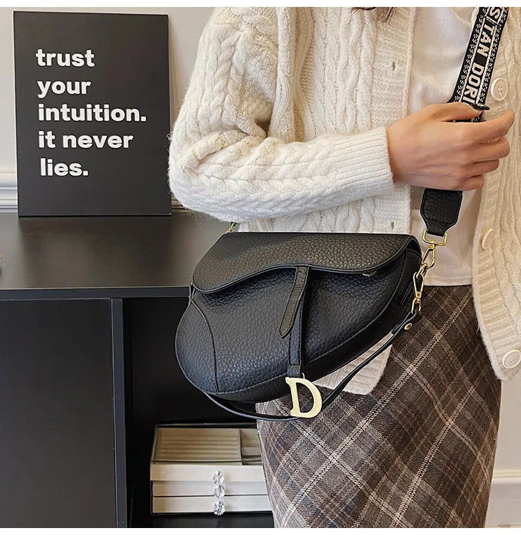 IMJK 24*20*6cm Hot Selling Light Luxury Underarm Saddle Bag, New Niche Design, Casual Shoulder Crossbody Bag Bags