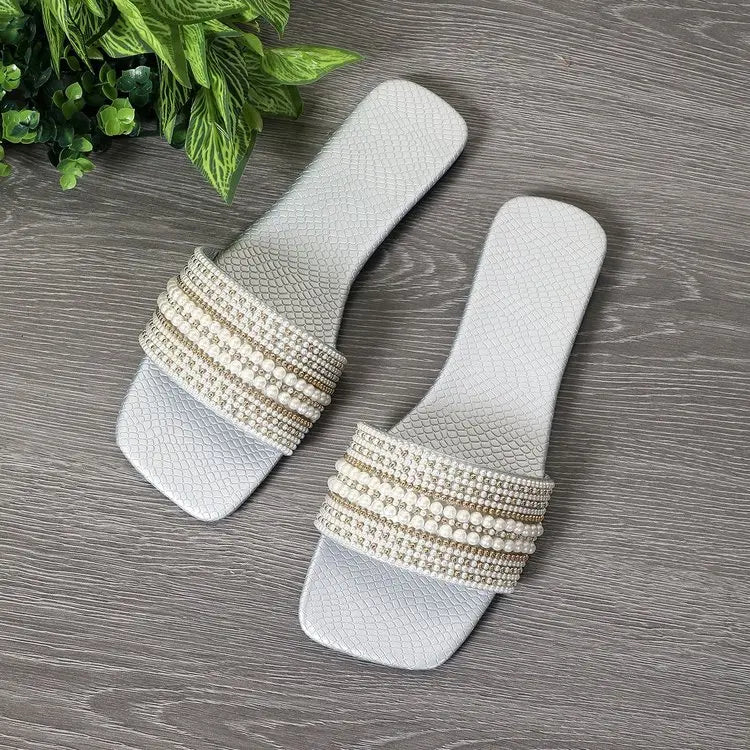 Women's Flat Bottom Sandals 2025 Summer New Style Beaded Rhinestone Shoes Womens Outdoor Fashion Slippers