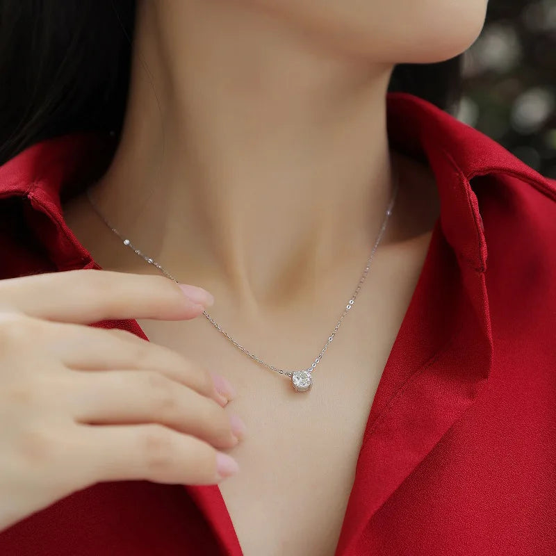 925 Sterling Sliver Necklace Pendant Classic Shining for Woman Fine Wedding Jewelry Accessories Simulated Diamond Party Gifts