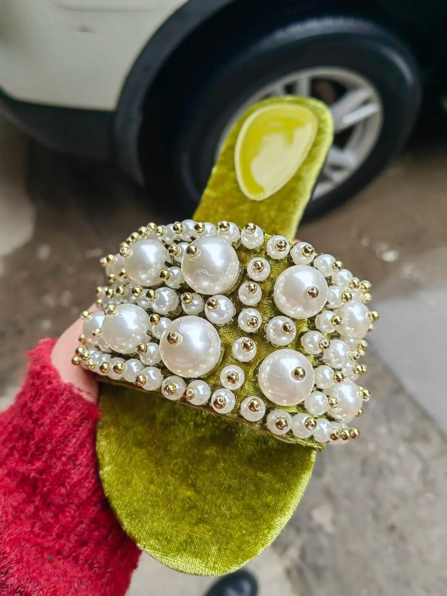 Outdoor Slippers Pearl Decor Flat Slippers Women Flannel Open Toe Slides Slip On Luxury Sandals Elegant Comfortable Summer Shoes