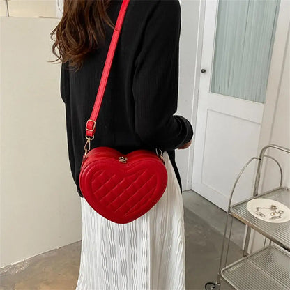 Luxury Love Shaped Shoulder Bag Small Handbags Designer Crossbody Bags Women Sling Purse Red Peach Heart Phone Bag Shoulder Bag