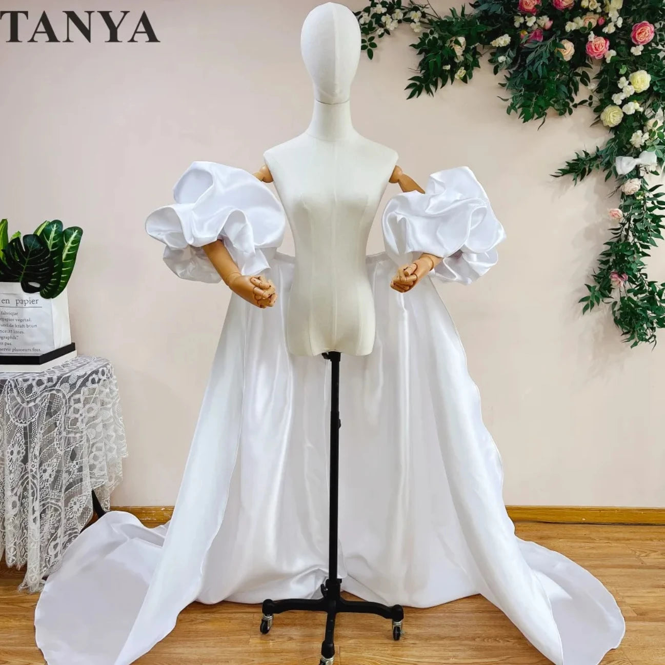 Red  Mikado Satin Long Wedding Cape Puffy Short Sleeves Court Tain Evening Cape Outfit Coat For Women Costume DJ199