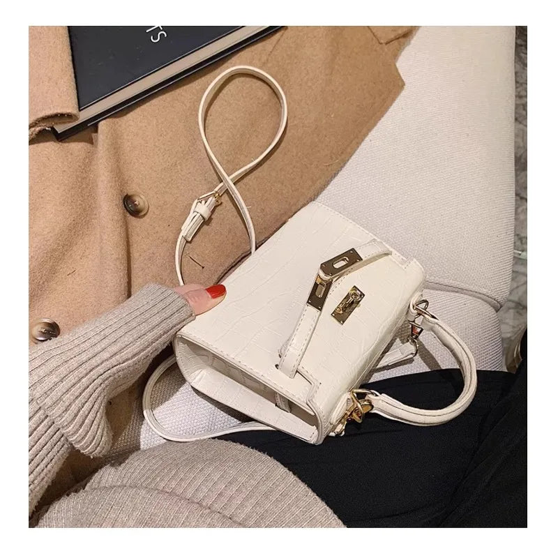 Black Super Hot Stylish Small Bag for Women - 2025 New Autumn/Winter High-End Luxury Minimalist Crossbody Square Bag