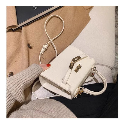 Black Super Hot Stylish Small Bag for Women - 2025 New Autumn/Winter High-End Luxury Minimalist Crossbody Square Bag