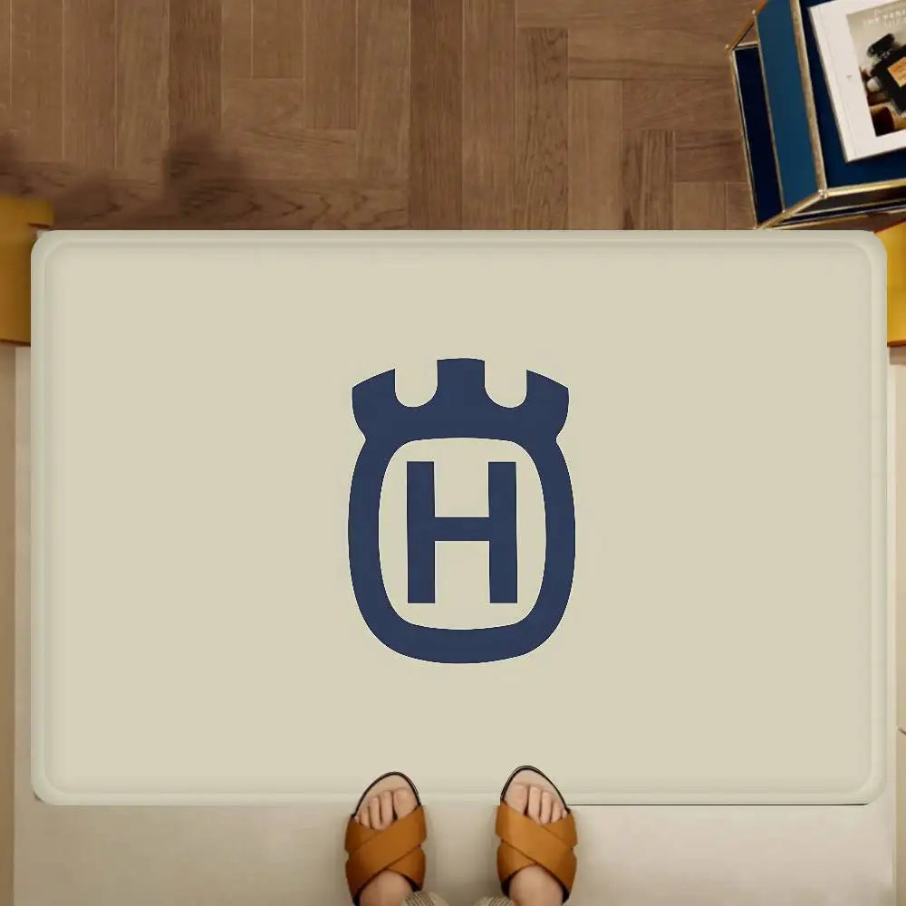 H-Husqvarna Logo Floor Mat INS Style Soft Bedroom Floor House Laundry Room Mat Anti-skid Household Carpets