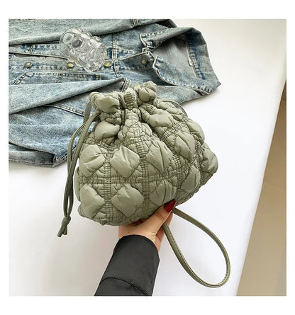 Women Drawstring Shoulder Bags Detachable Strap Quilted Crossbody Bag Solid Color Soft Padding Handbag for Outdoor Travel