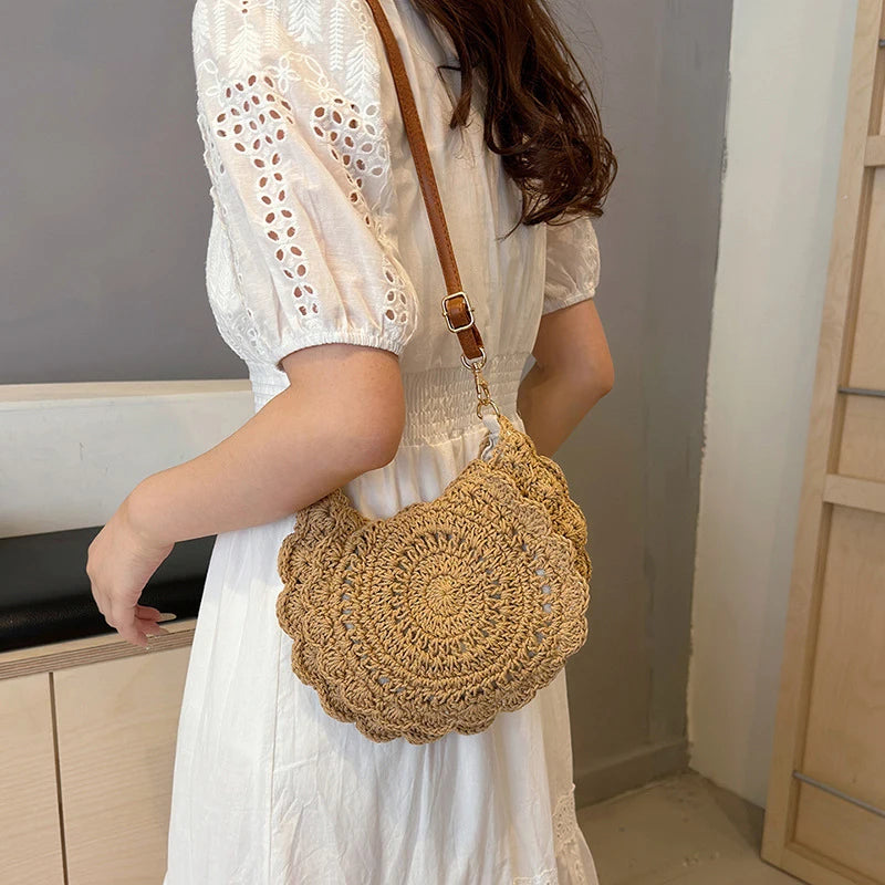 Vintage Woven Handbag New Vacation Round Summer Beach Bag Fashion Crossbody Bag Ladies Messenger Bags